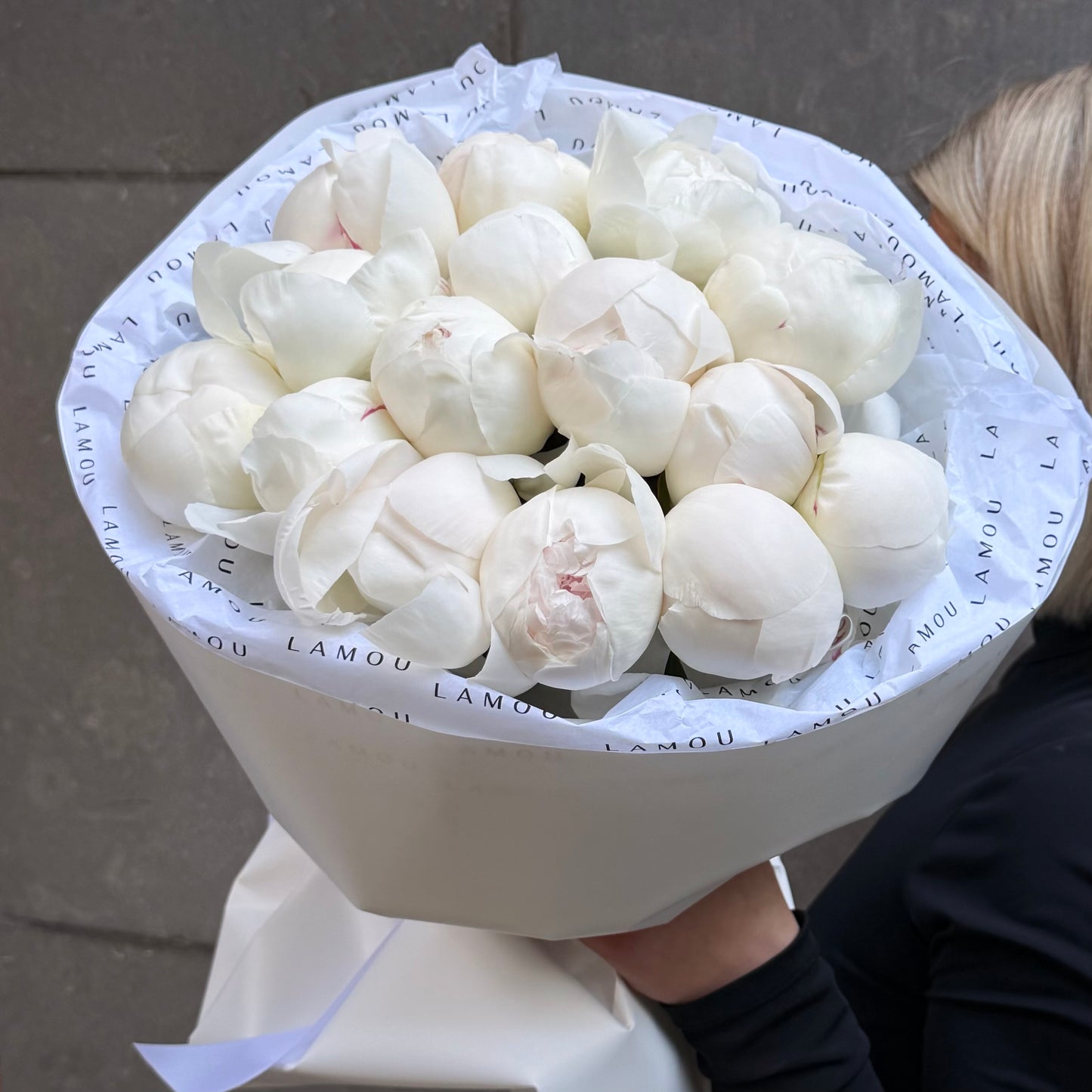 15 White Peonies