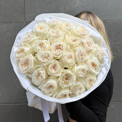 25 White Peony Roses