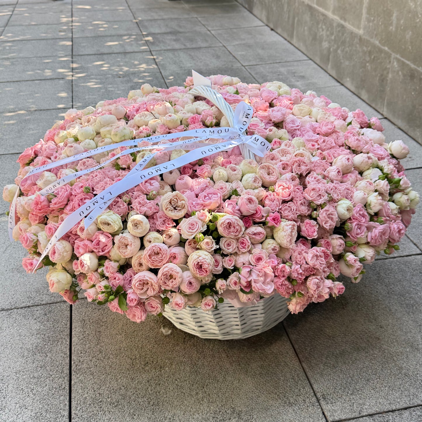 Spray Roses Basket XXL
