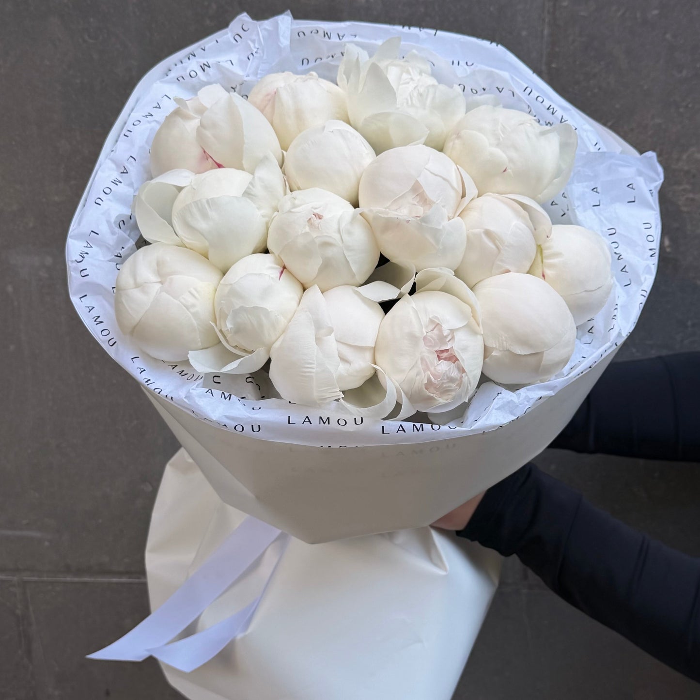 15 White Peonies