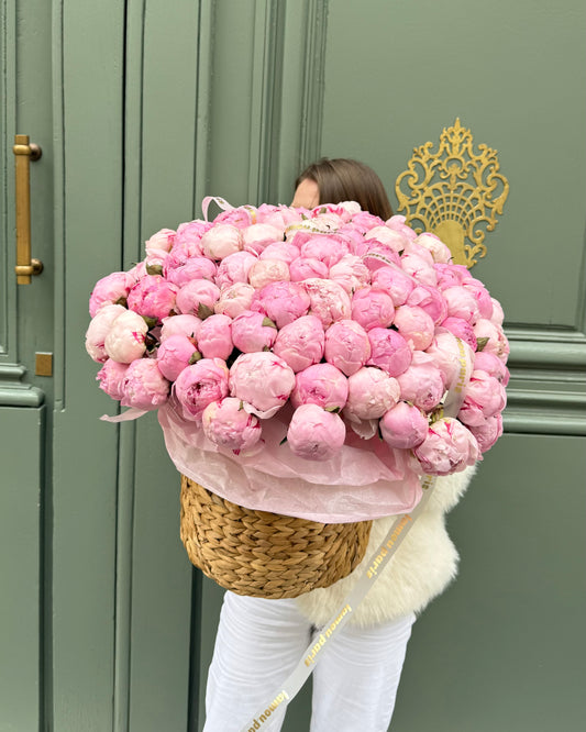 101 Peonies in a Panier