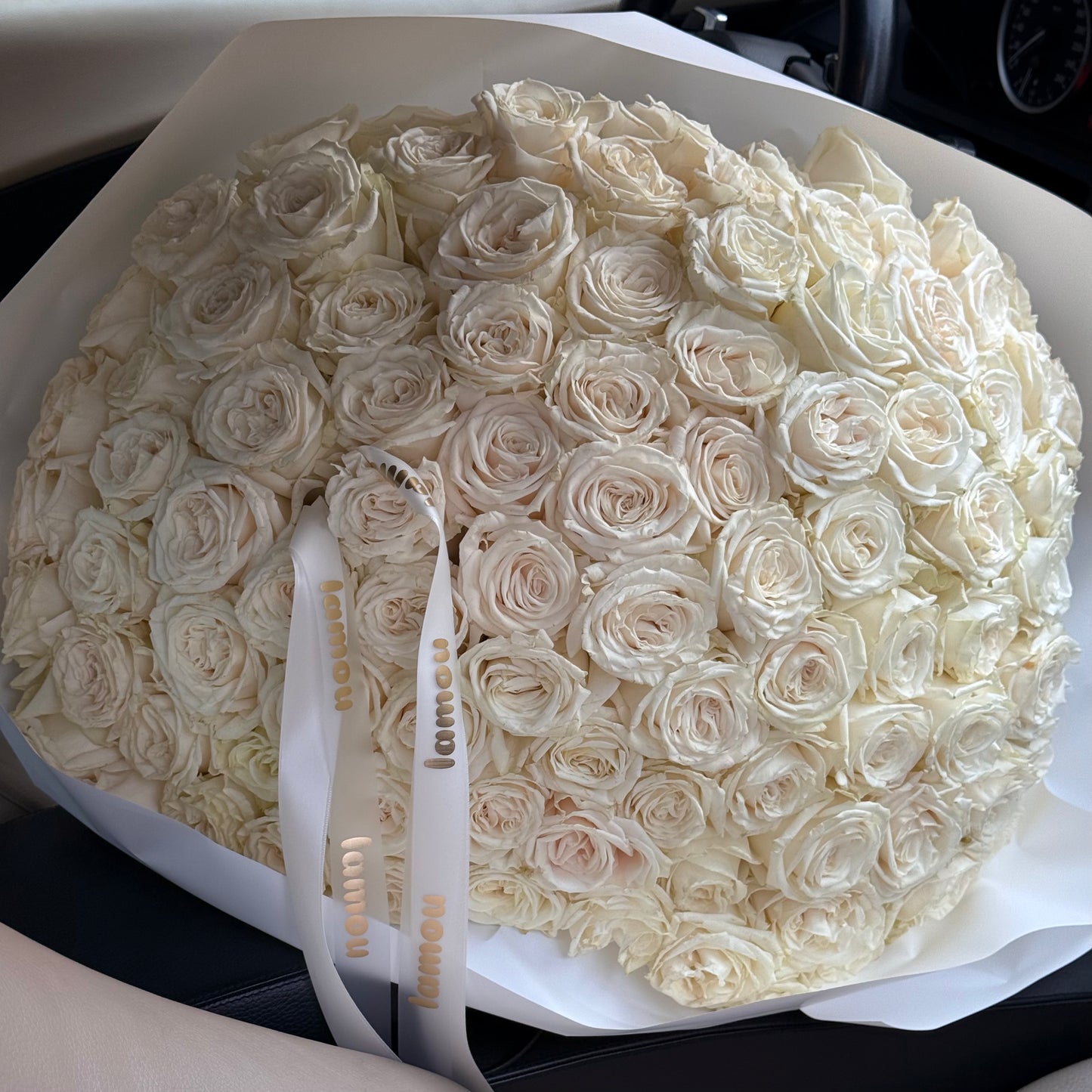 101 Premium White Roses